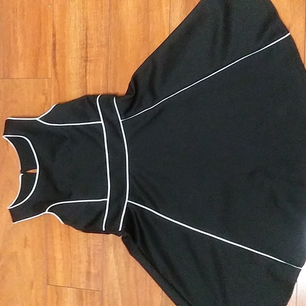 black bonnie jean dress with white accents